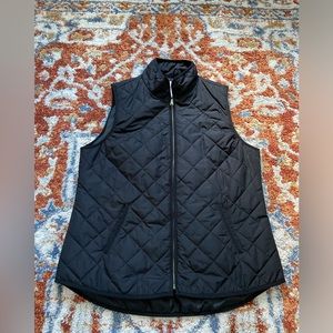 Old Navy- Woman’s L- lightweight Diamond Quilted Black Vest